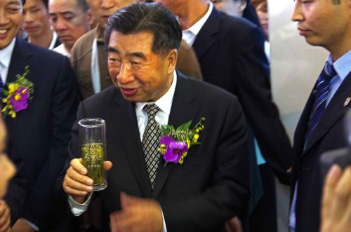 回良玉駐足六百里茶業(yè)展區(qū).jpg 回良玉駐足六百里茶業(yè)展區(qū).jpg