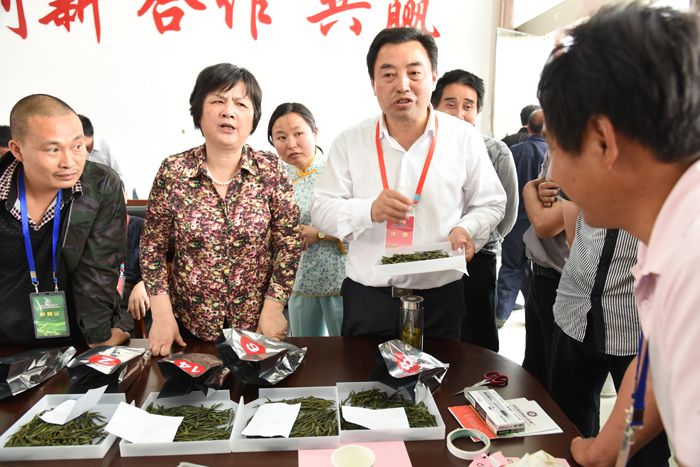 首屆太平猴魁茶制作技師大賽.jpg 首屆太平猴魁茶制作技師大賽.jpg