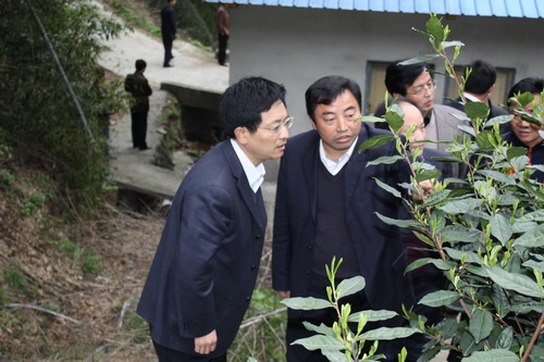 基地視察.jpg 基地視察.jpg